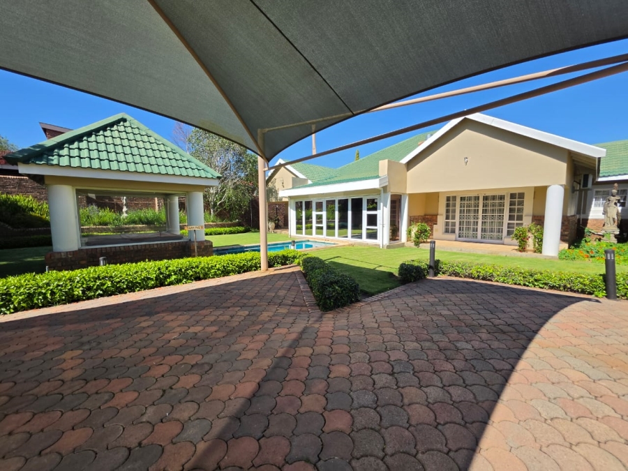8 Bedroom Property for Sale in Riebeeckstad Free State